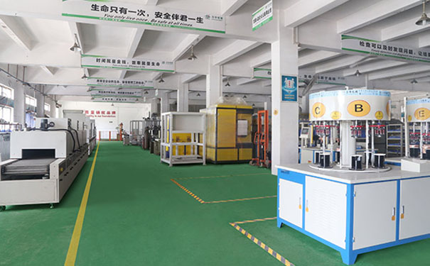 高頻感應(yīng)焊機(jī)車間